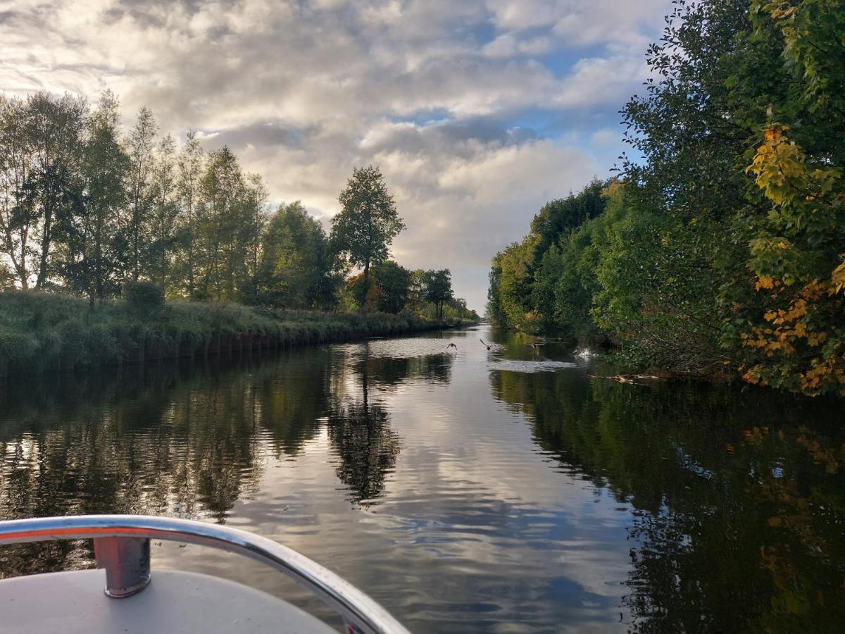 Huske Twa Villa Oudwoude Buitenkant foto