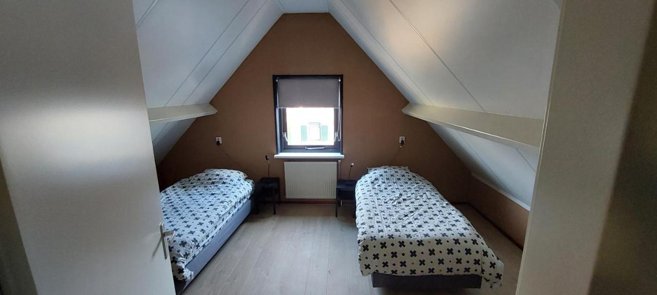 Huske Twa Villa Oudwoude Buitenkant foto