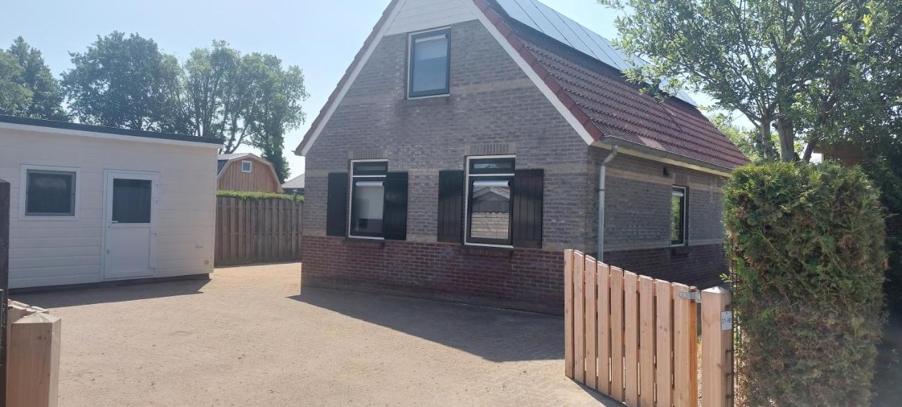 Huske Twa Villa Oudwoude Buitenkant foto